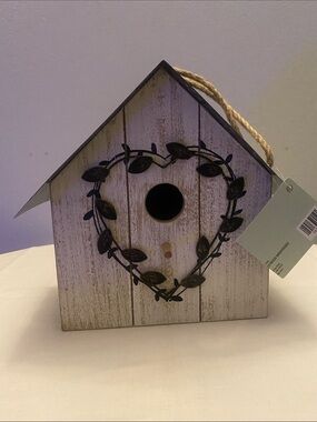 Wooden Birdhouse in Natural Wood and Tan